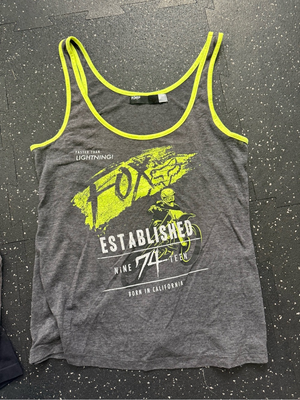 Fox Women’s Gray Tank Top with Neon Yellow Trim and Graphic